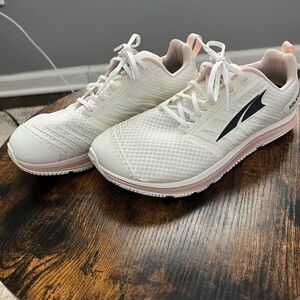 Altra Women’s Solstice XT 2